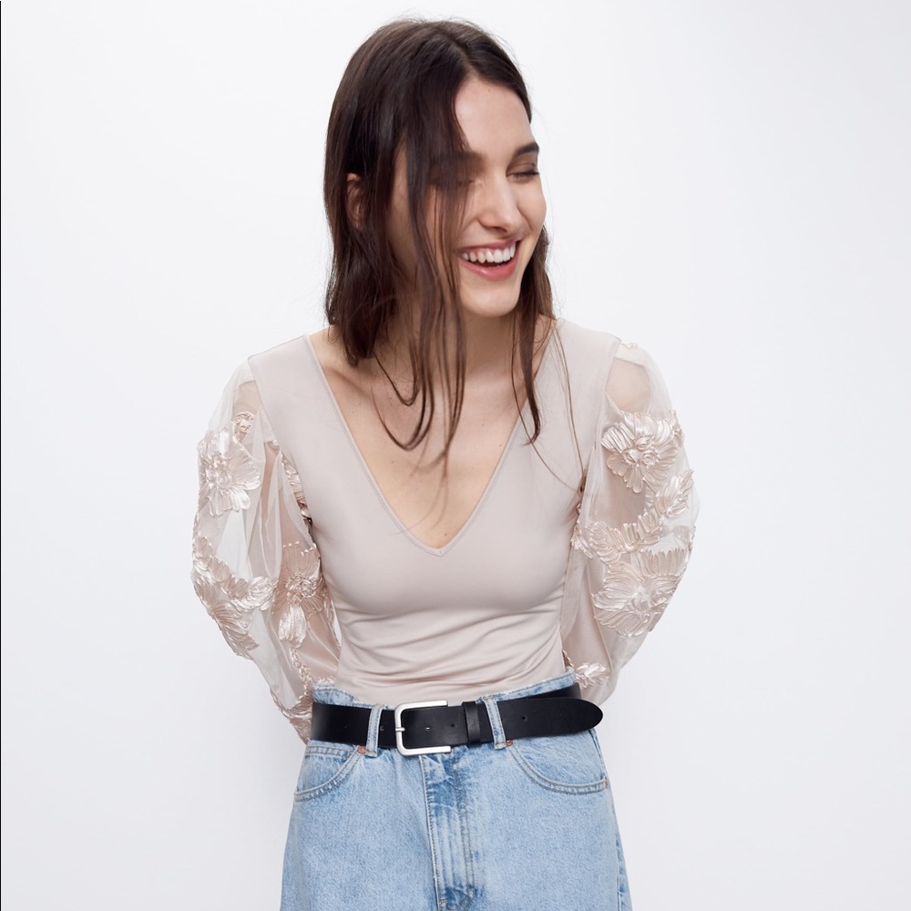Zara V-neck ballon sleeve bodysuit champagne color